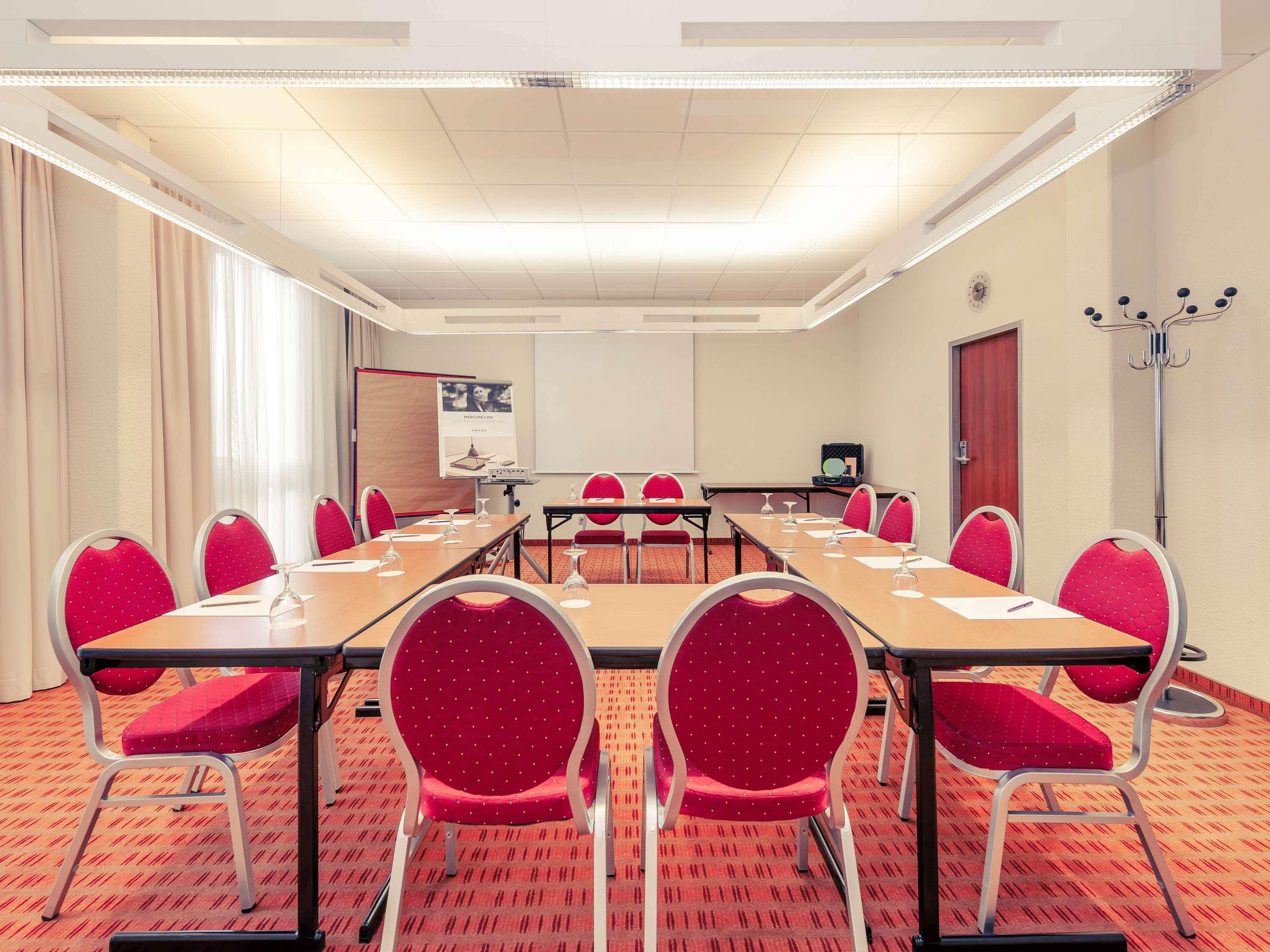 Hotel Mercure West 4*