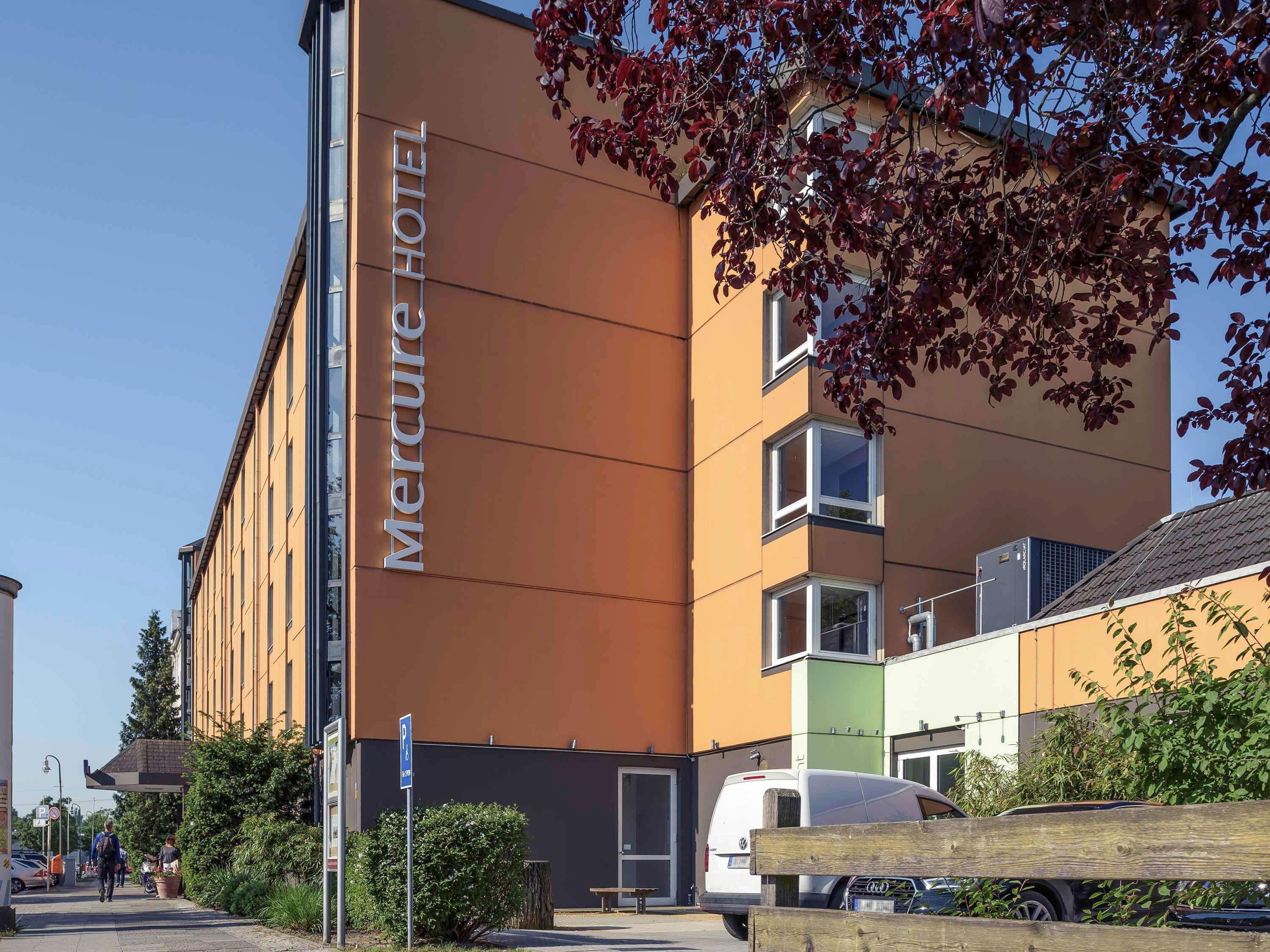 Mercure West Hotel 4*